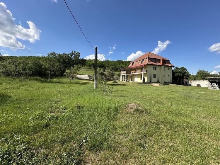 Casă cu 4 camere în Horoatu Cehului