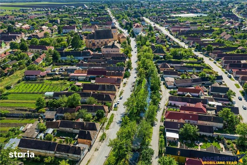 Sediu firma rezidential, pe domeniu de 2.240 mp teren,Central, Halchiu - 11