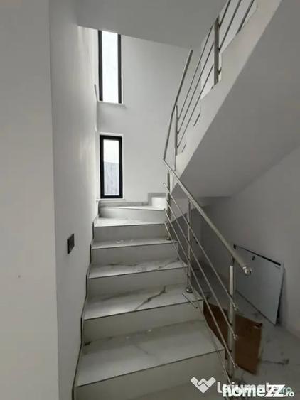Casă cu 3 camere cu Teren 370 Mp în Central
