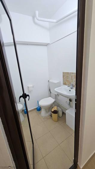 Spațiu comercial, de 102 mp, în Central