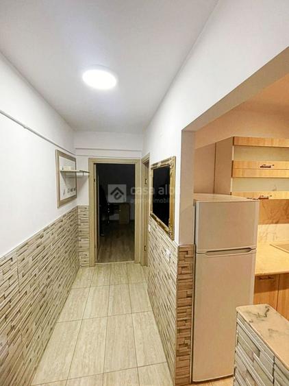 Apartament cu 2 camere semidecomandat, mobilat în Central