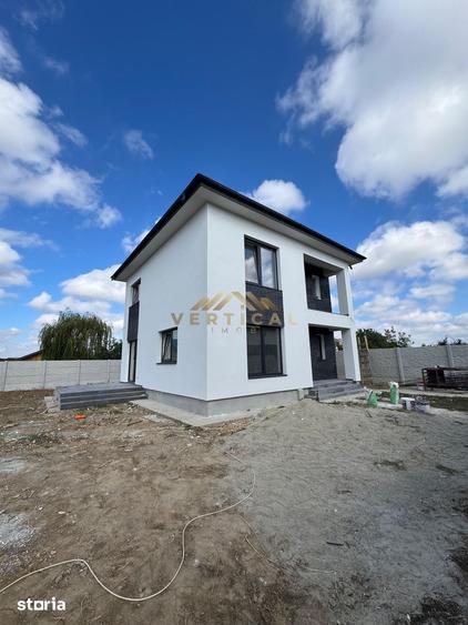 Casă cu 4 camere cu Teren 380 Mp în Singureni