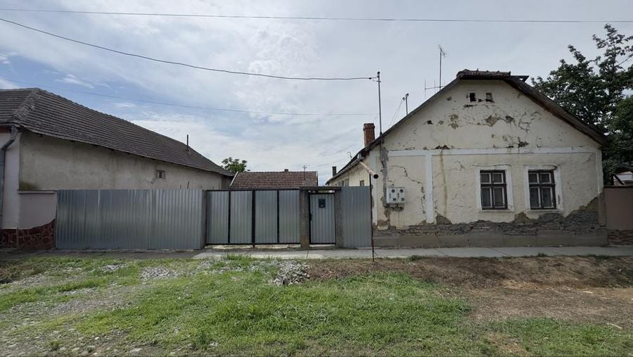 Casă cu 3 camere în Central