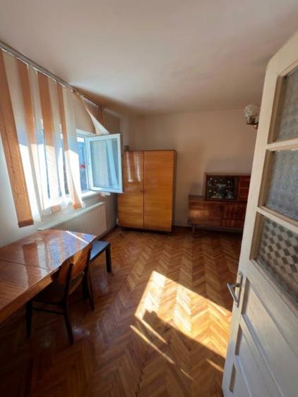 Casa P+1 de vanzare, 4 camere, aproape de centru, ideala - 1