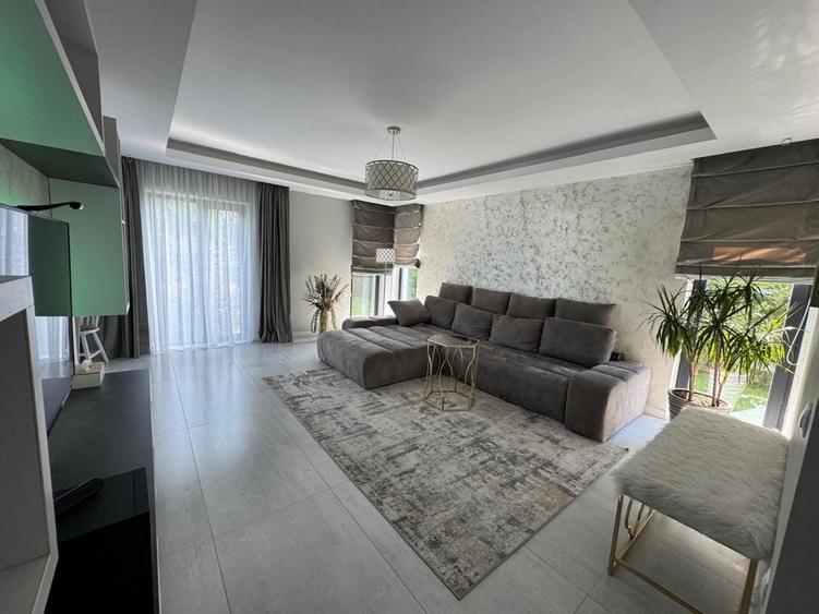 Casă cu 4 camere în Central