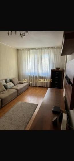 Apartament cu 3 camere semidecomandat, mobilat în Chișinau