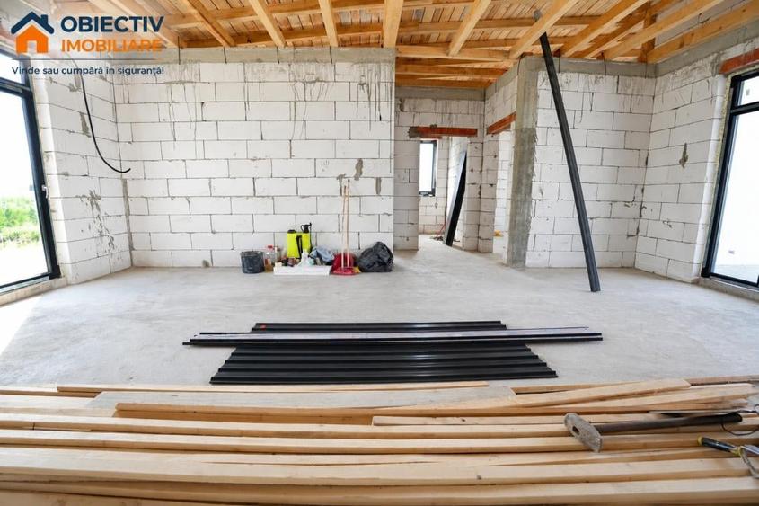 Casă cu 3 camere cu Teren 384 Mp în Izvoare (Dumbrava Roșie)