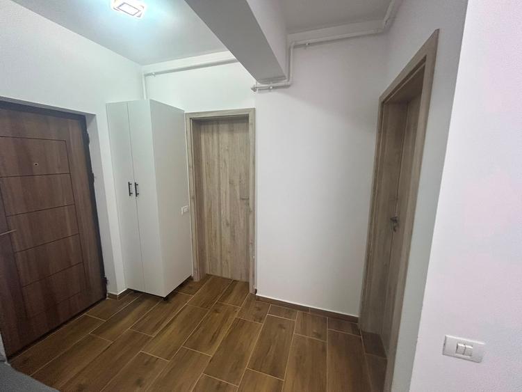 Apartament cu 2 camere semidecomandat în Berceni