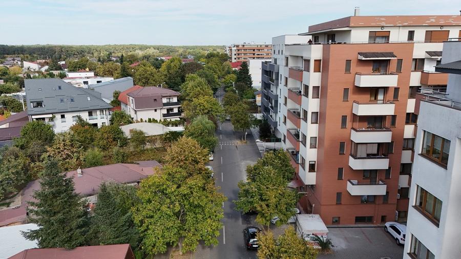 Apartament cu 2 camere semidecomandat, mobilat în Sisești