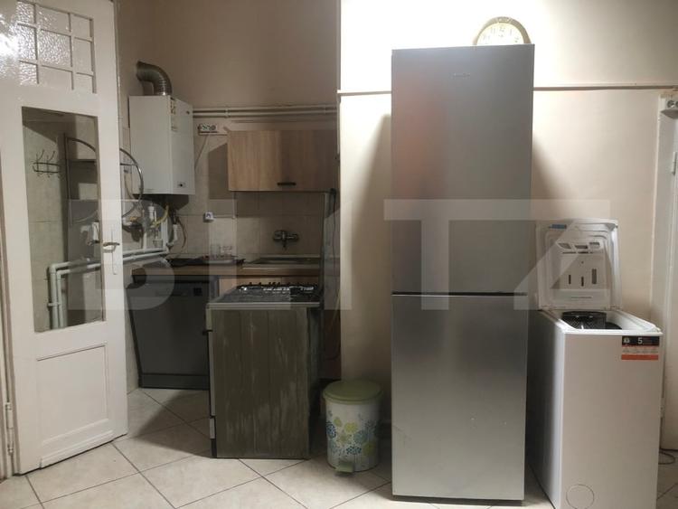 Apartament cu 2 camere semidecomandat, mobilat în Central