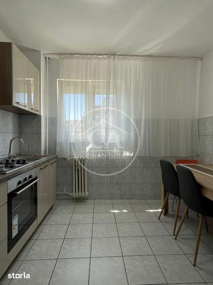 Apartament cu 3 camere decomandat în Rogerius