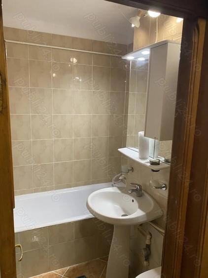 Apartament cu 3 camere decomandat în Stadion