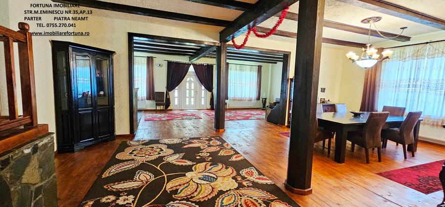 Casă cu 8 camere cu Garaj în Tarcău