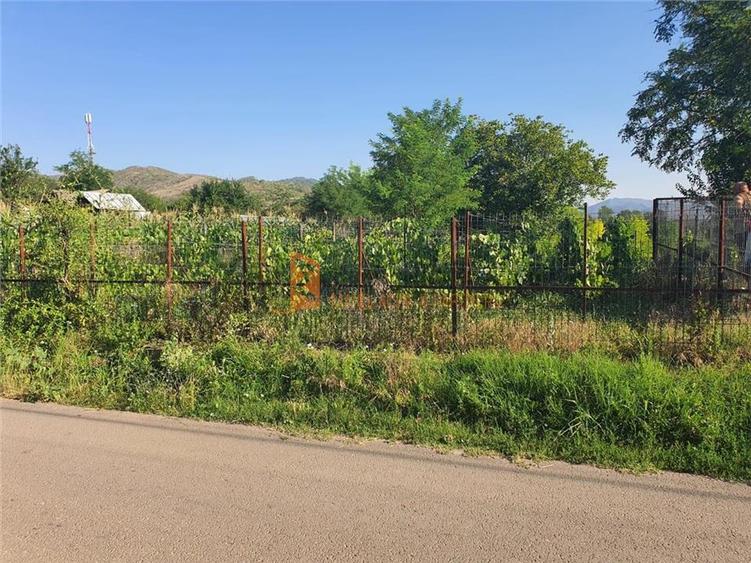 Teren intravilan de 1717 mp, în Beceni