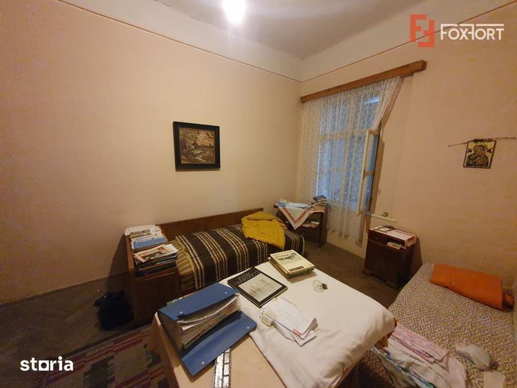 Apartament cu 5 camere nedecomandat, mobilat în Central