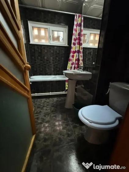 Apartament cu 2 camere semidecomandat, mobilat în Brazda lui Novac