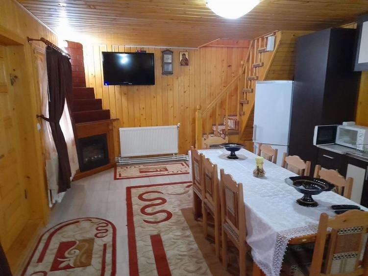 Casă cu 4 camere în Lepșa