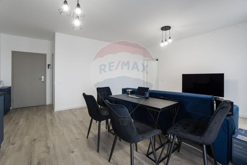 Apartament cu 2 camere semidecomandat, mobilat în Sud