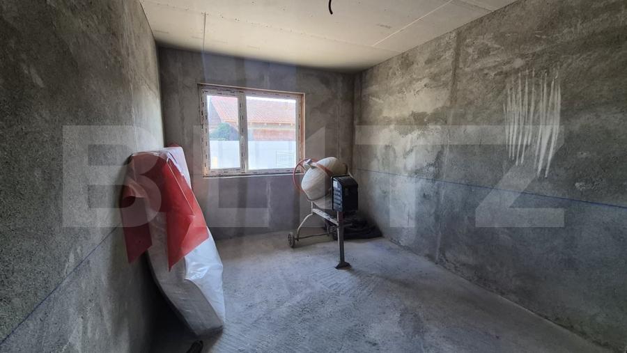 Duplex cu 4 camere cu Canalizare în Vetiș