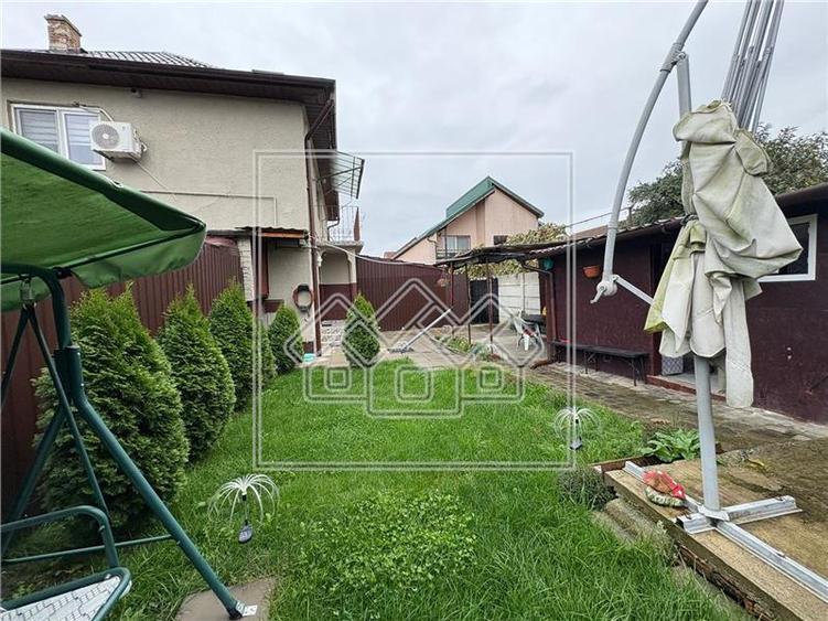 Apartament cu 4 camere decomandat în Lazaret
