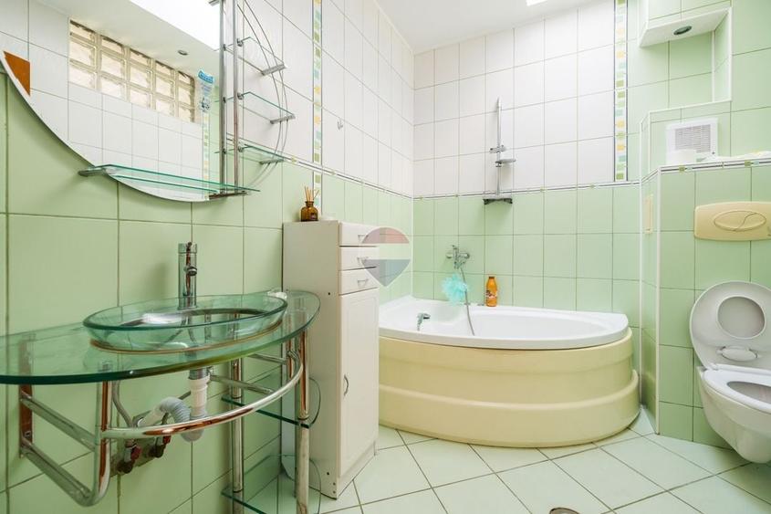 Casă individuală cu 4 camere cu Teren 700 Mp în Dârste