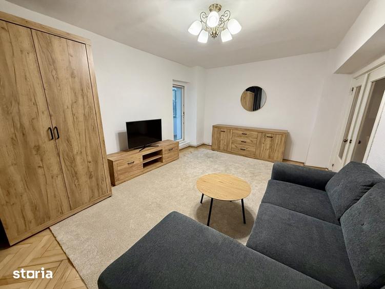 Apartament cu 3 camere în Calea București