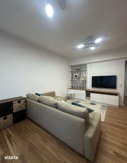Apartament cu 2 camere semidecomandat în Vatra Luminoasă