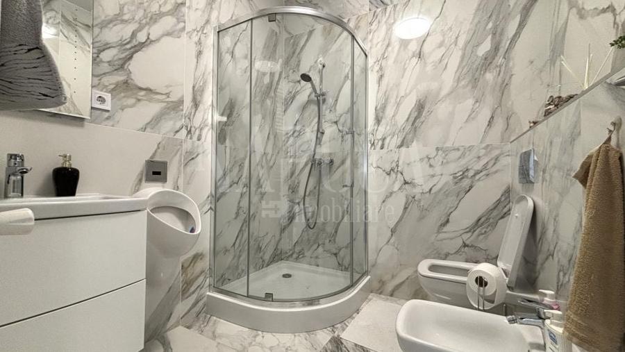Duplex cu 4 camere cu Canalizare în Florești