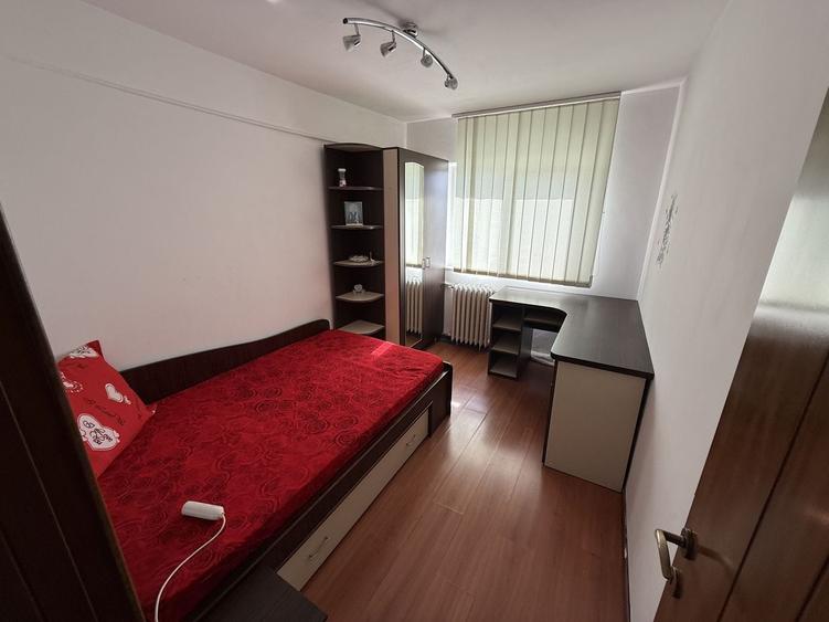 Apartament cu 4 camere decomandat, mobilat în Inel II