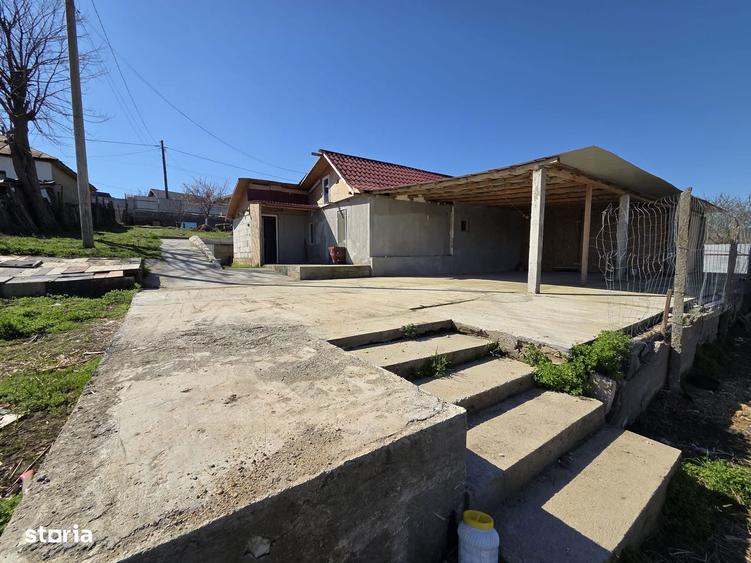 Casă cu 3 camere decomandat cu Teren 1020 Mp în Somova