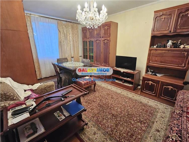 Apartament cu 4 camere decomandat în Titan