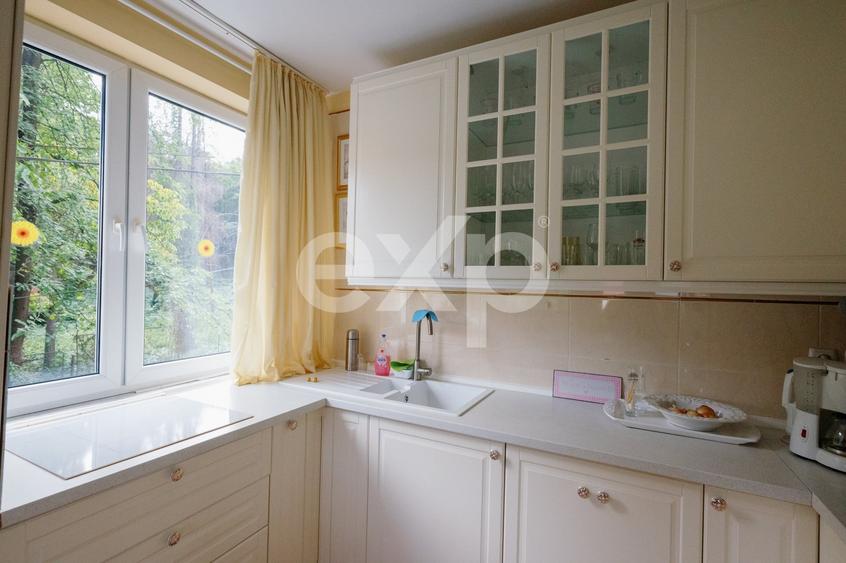 Apartament cu 4 camere decomandat, mobilat în Ultracentral