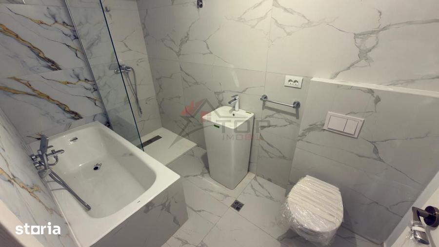 Apartament cu 3 camere decomandat în Bârnova