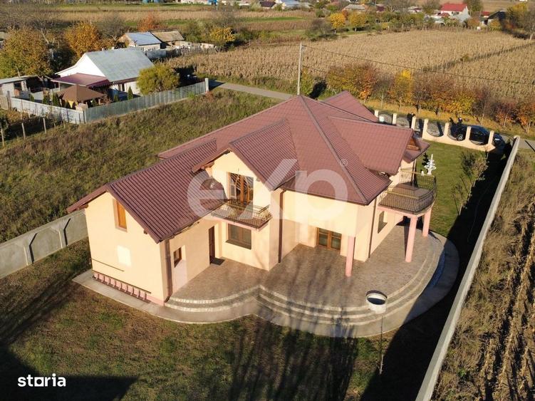 Casă cu 4 camere cu Teren 1019 Mp în Central