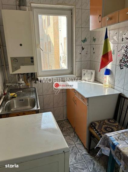 Apartament cu 2 camere, etaj 3, baie cu geam, zona Cetate - 3