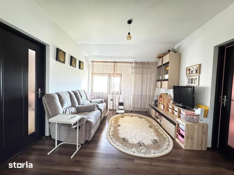 Casă cu 5 camere cu Teren 395 Mp în Central