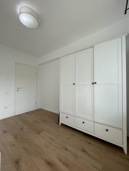 Apartament cu 3 camere semidecomandat, mobilat în Central