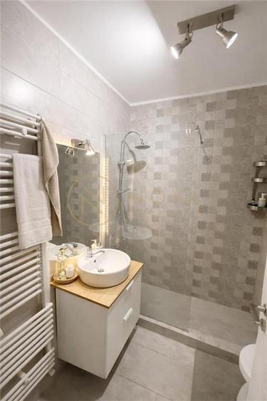 Apartament cu 3 camere decomandat, mobilat în Lujerului