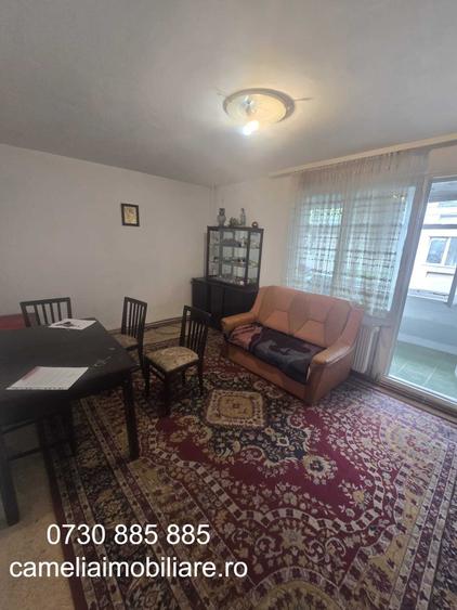 Apartament cu 3 camere decomandat în Păcii
