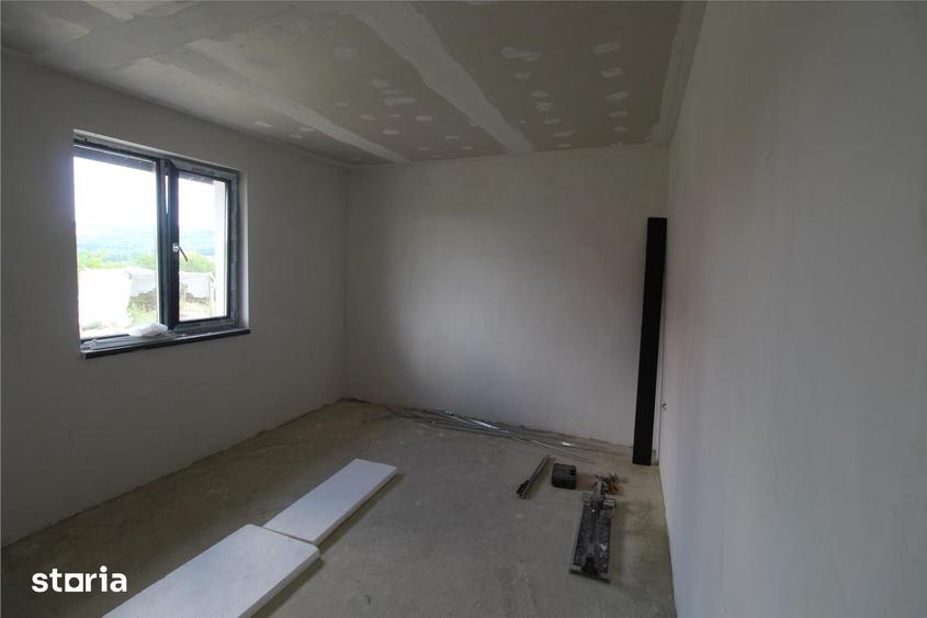 Casă cu 3 camere cu Teren 450 Mp în Bucium