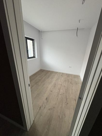 Duplex cu 4 camere cu Teren 200 Mp în Aninoasa