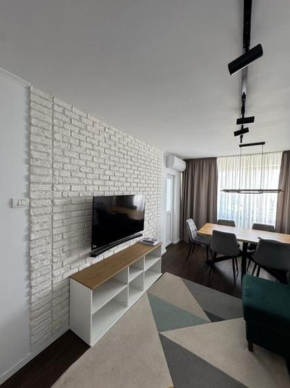 Apartament cu 3 camere decomandat în Fizicienilor