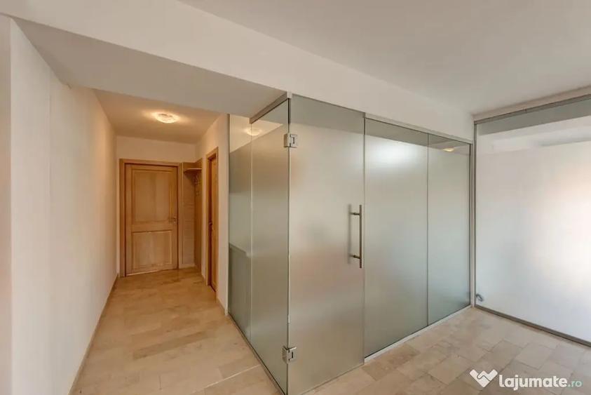 Apartament cu 3 camere decomandat în Drumul Sării