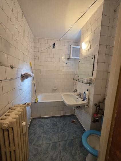 Apartament cu 4 camere semidecomandat în Titan