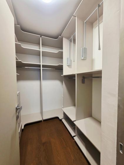 Apartament cu 5 camere decomandat, mobilat în Iancu Nicolae