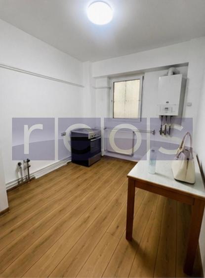 Apartament cu 4 camere în Tineretului
