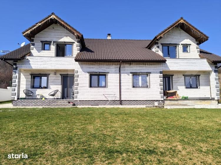 Casă cu 4 camere în Viișoara
