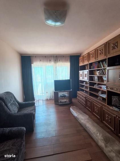 Apartament cu 3 camere, mobilat în Gara