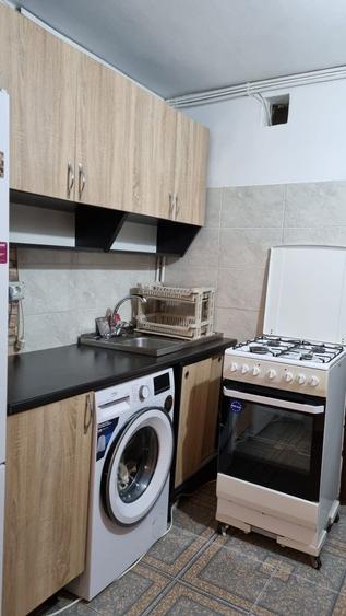 Garsonieră decomandată în Fizicienilor