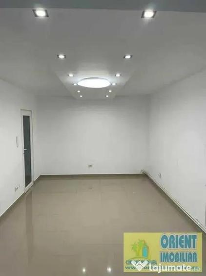 Spațiu comercial, de 61 mp, în Casa de Cultură